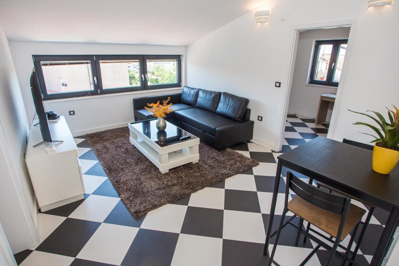 Black & White Apartment Rovinj Exteriör bild