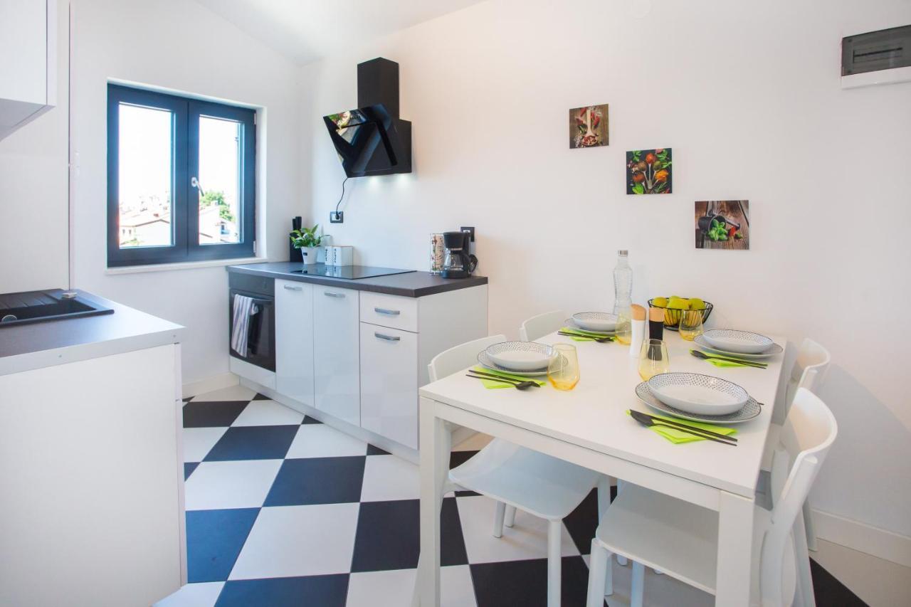Black & White Apartment Rovinj Exteriör bild